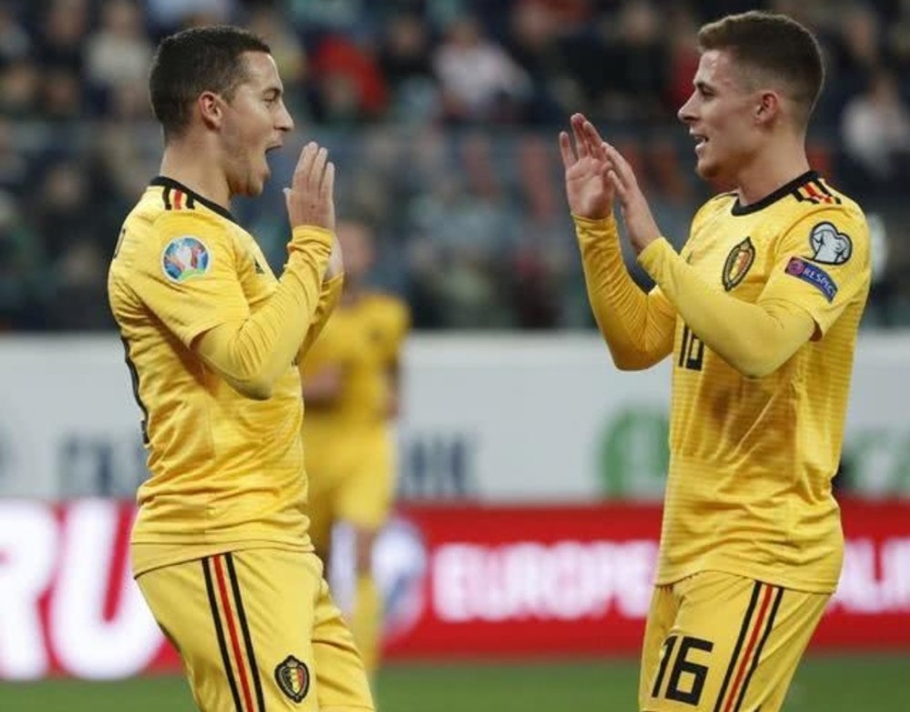  德布劳内两献助攻曼城主场轻取狼队稳固领头羊